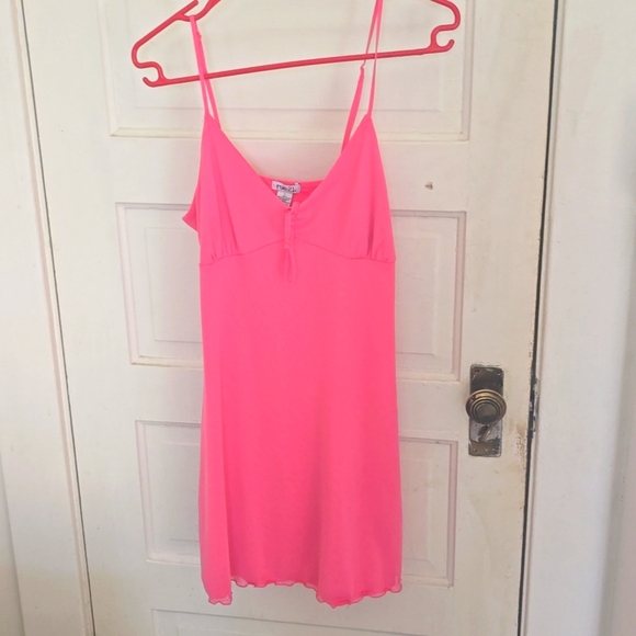 Pink dress - Picture 1 of 3